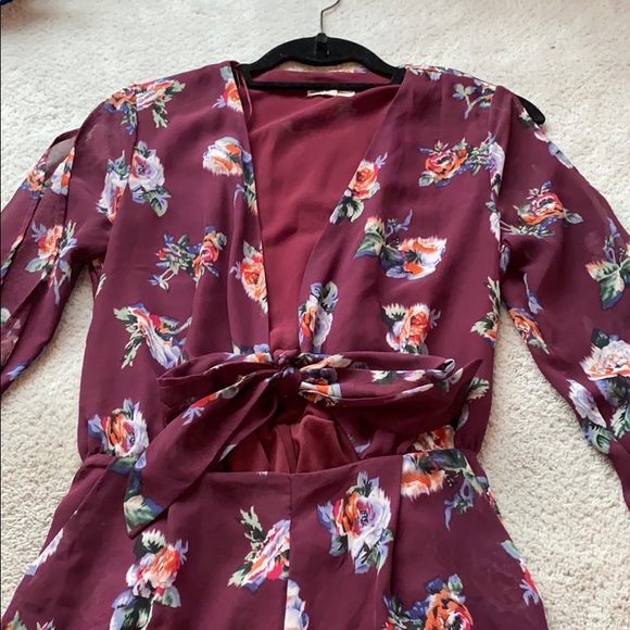 Long open sleeve tie front floral romper - Picture 4 of 6